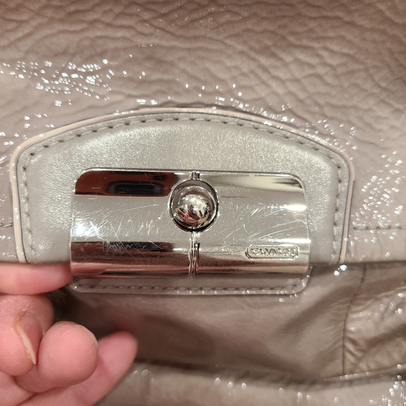 Coach Kristin Patent Leather hobo 19299 bag - Picture 4 of 13